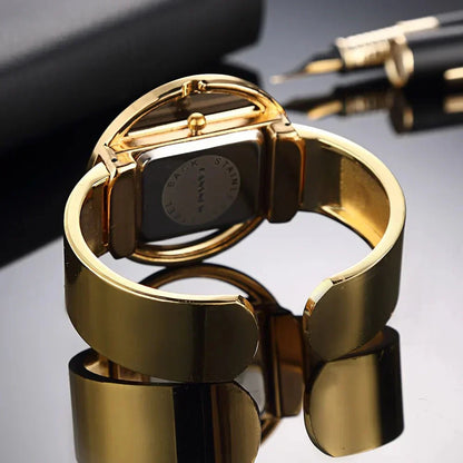 Saga | Sortguld Ur