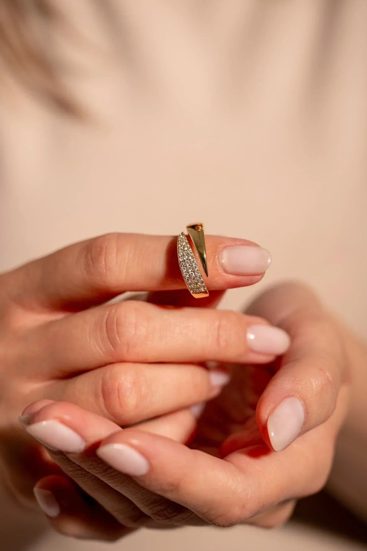 Elegant Guldring med Funklende Sten (1+1 GRATIS)